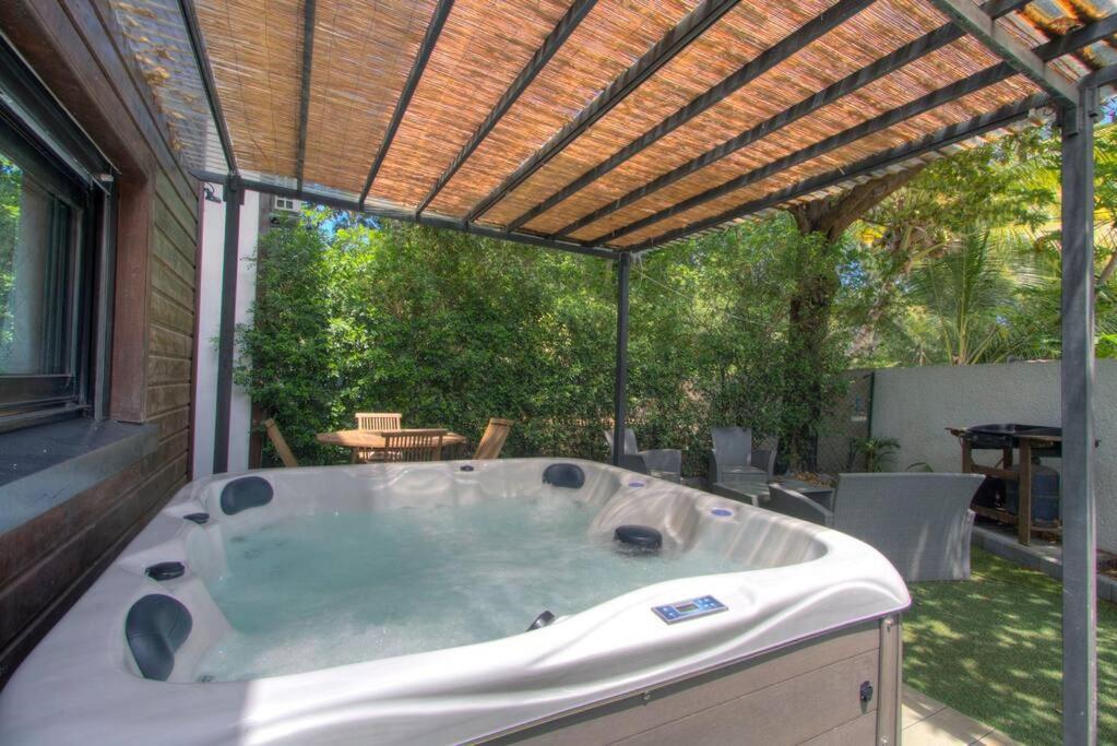 Le Grand Bleu - Jacuzzi - Apt La Saline Les Bains Exterior photo